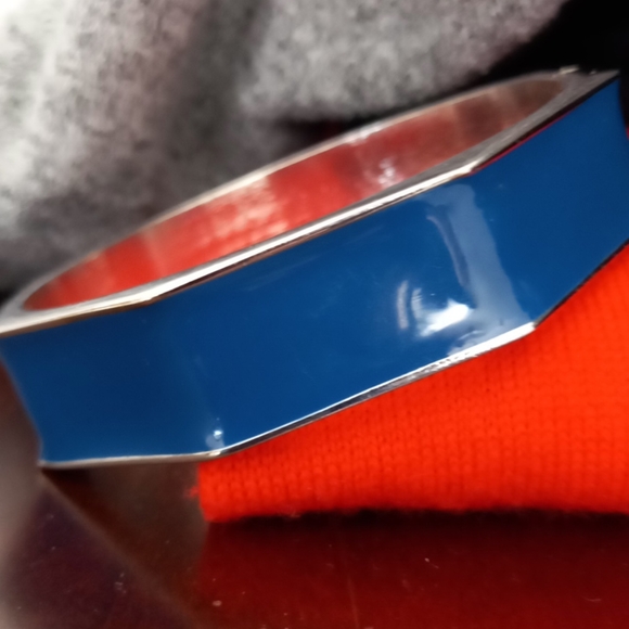 3 for $10: Banana republic bangle bracelet - Picture 3 of 4